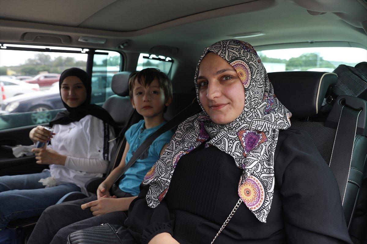 Kapıkule'deki gurbetçinin vatan hasretiyle dolu gözyaşları