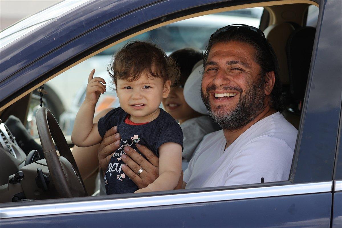 Kapıkule'deki gurbetçinin vatan hasretiyle dolu gözyaşları