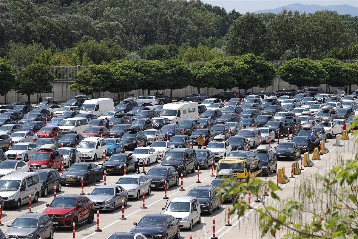 Kapıkule'deki gurbetçinin vatan hasretiyle dolu gözyaşları