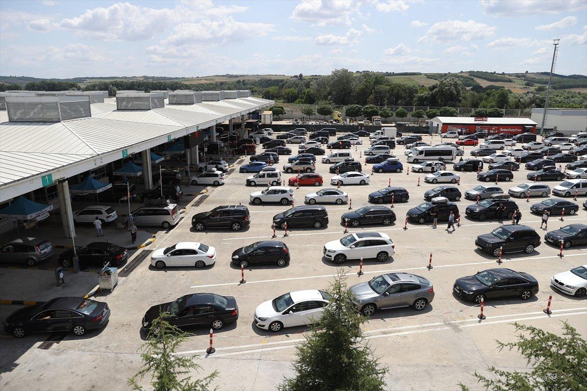 Kapıkule'de gurbetçi yoğunluğu