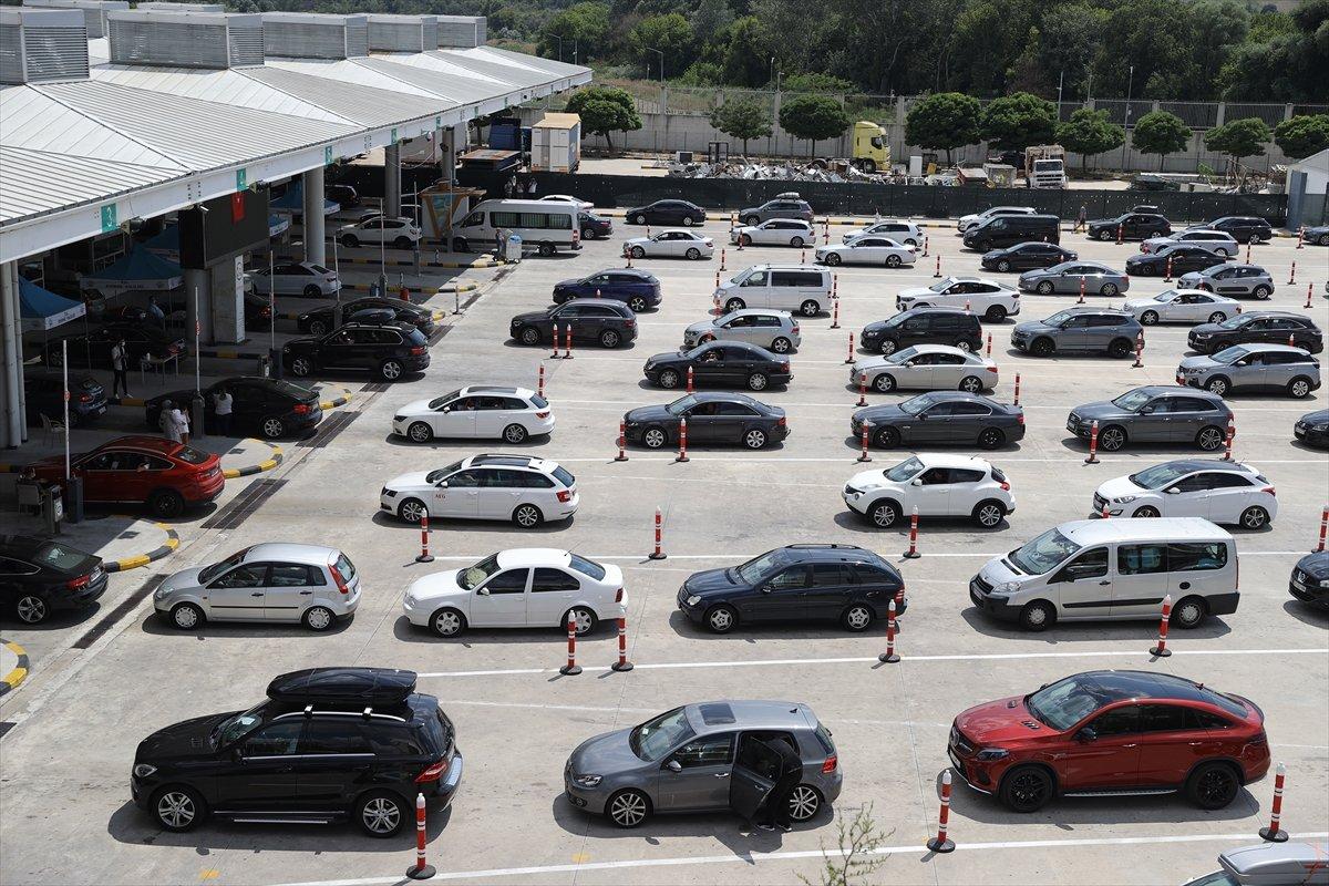 Kapıkule'de gurbetçi yoğunluğu