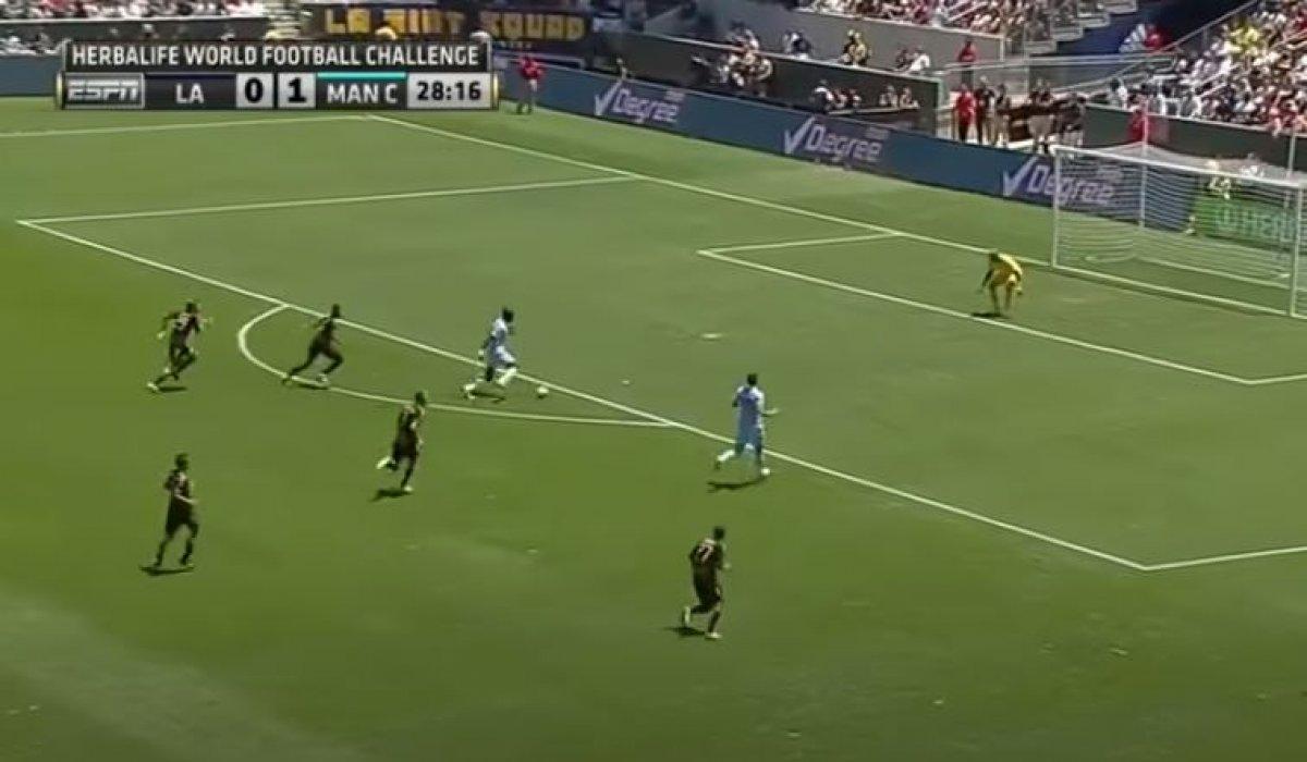 Joshua Zirkzee'nin kaçırdığı akılalmaz pozisyon