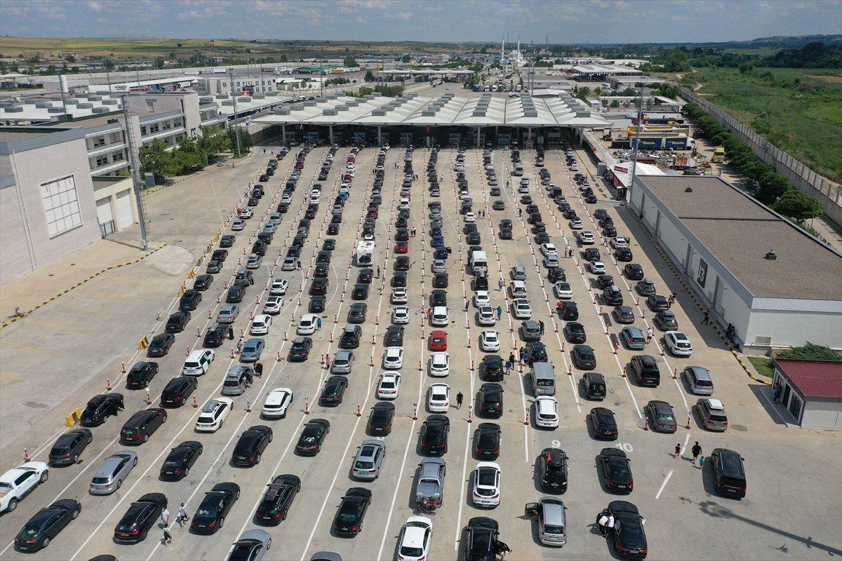 Kapıkule'de gurbetçi yoğunluğu