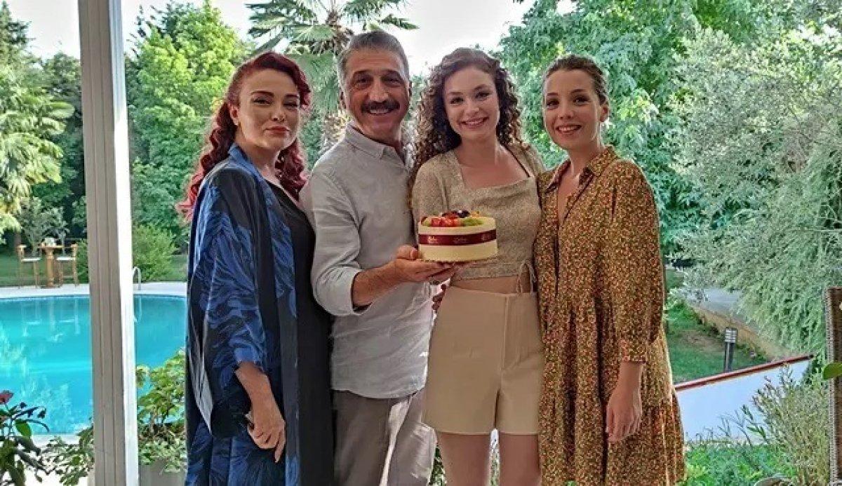 Serra Arıtürk'e sette doğum günü sürprizi