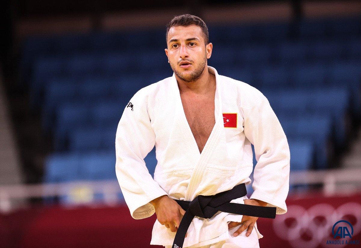 Bilal Çiloğlu Tokyo'da ippon ile son 16'ya kaldı
