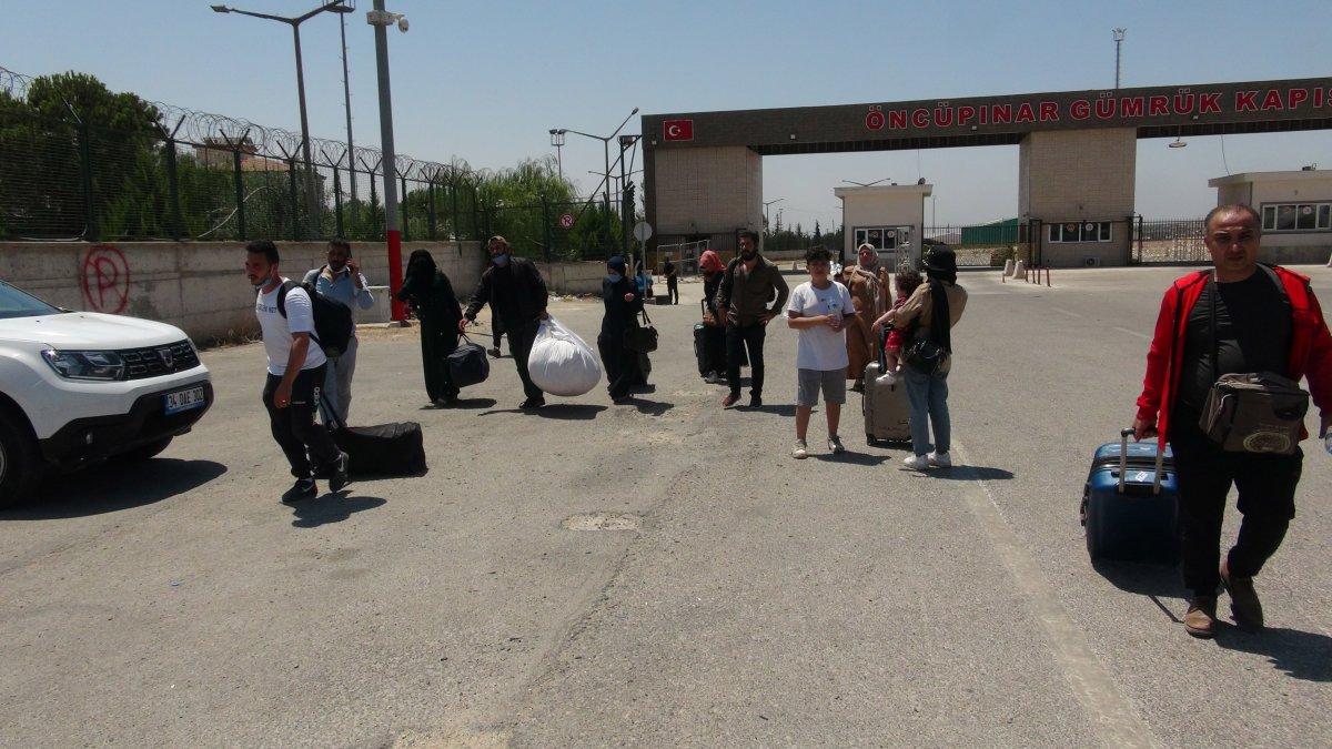 Suriyelilerin bayram sonrası Türkiye dönüşleri başladı