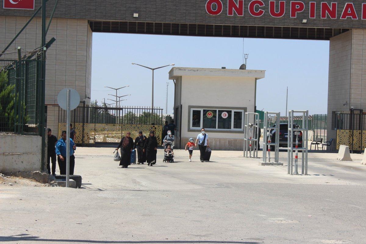 Suriyelilerin bayram sonrası Türkiye dönüşleri başladı