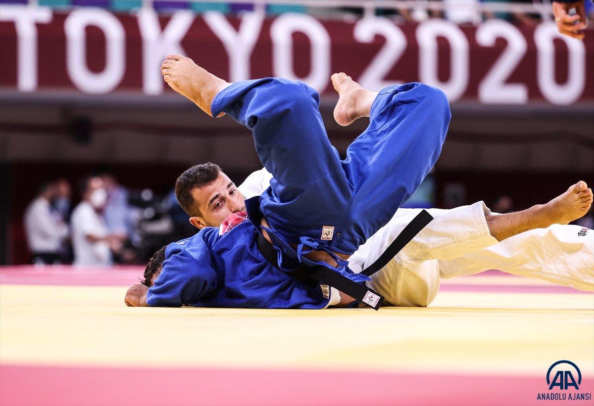 Bilal Çiloğlu Tokyo'da ippon ile son 16'ya kaldı