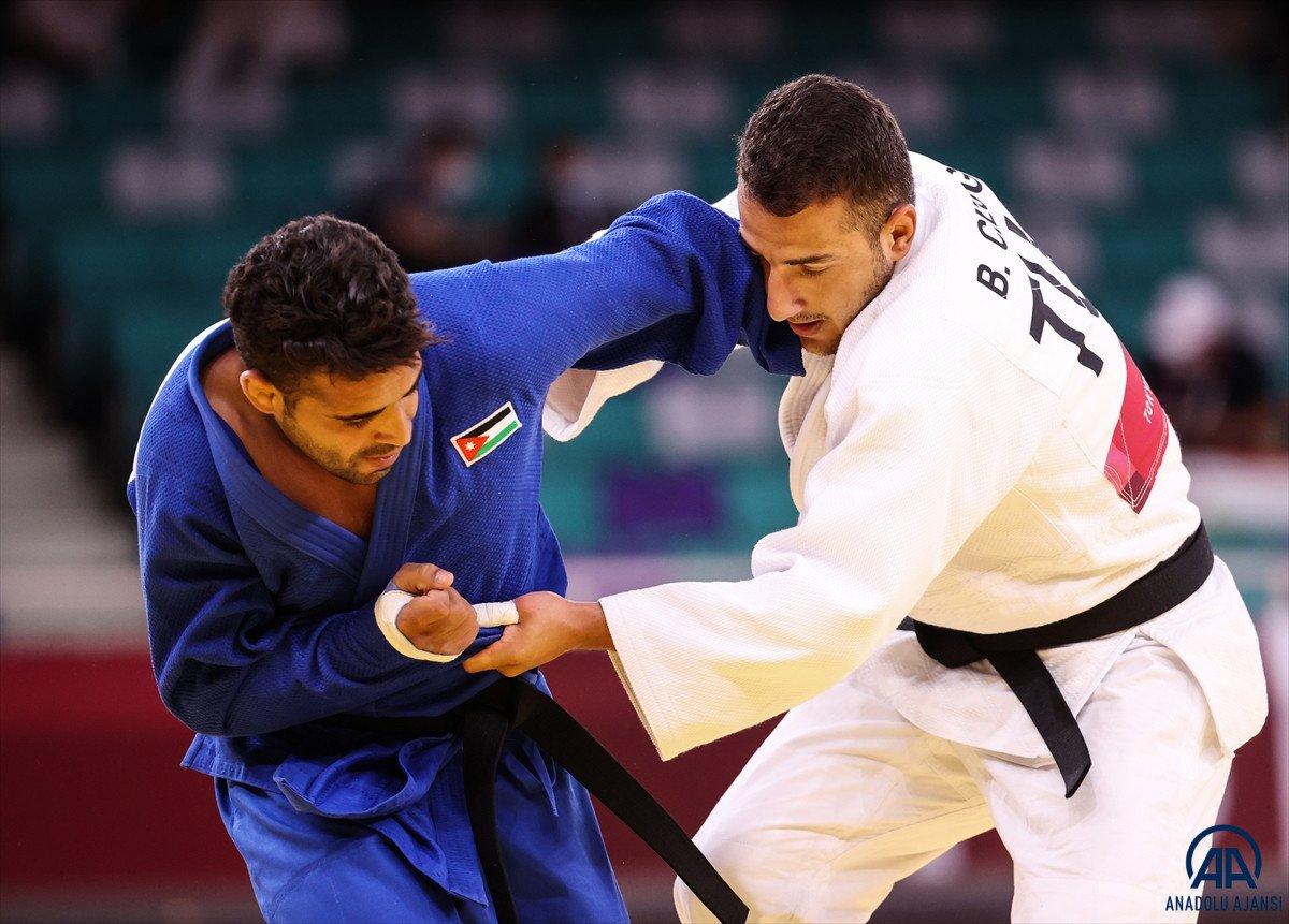 Bilal Çiloğlu Tokyo'da ippon ile son 16'ya kaldı
