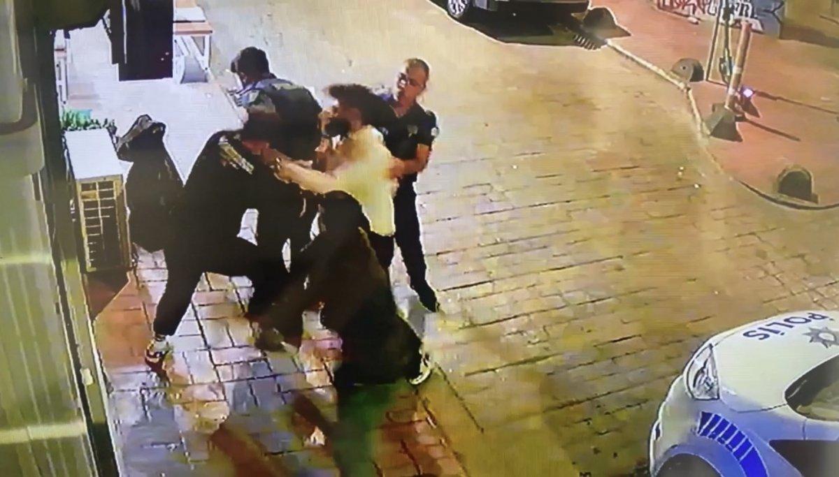 Şarkıcı Çağatay Akman eski sevgilisinin kapısına dayanıp darbetti