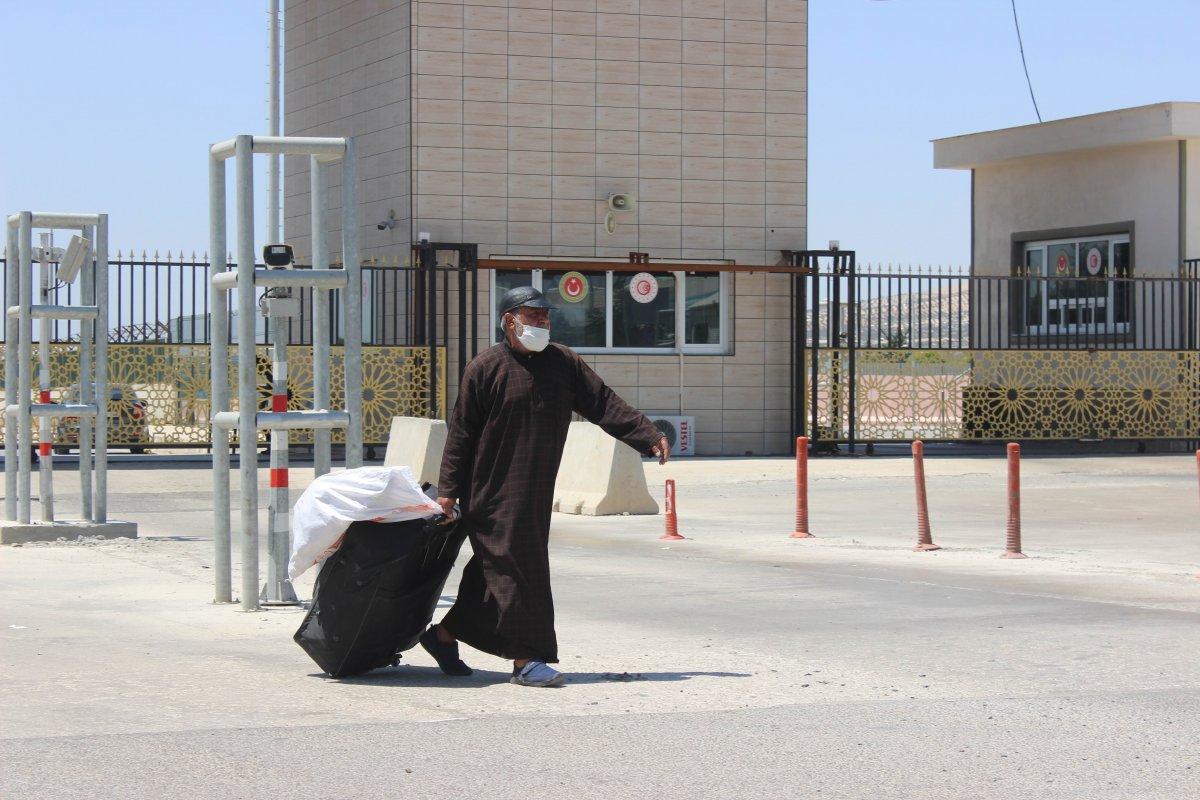 Suriyelilerin bayram sonrası Türkiye dönüşleri başladı