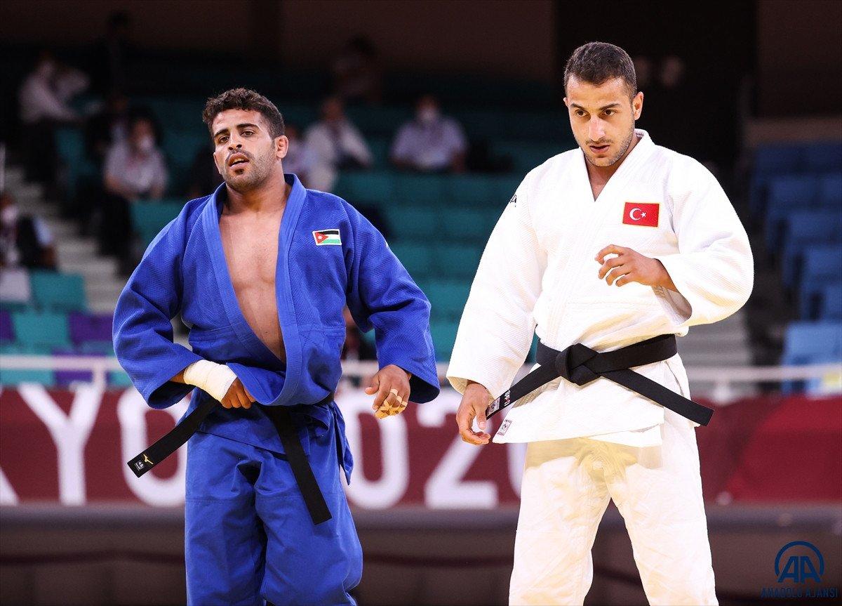 Bilal Çiloğlu Tokyo'da ippon ile son 16'ya kaldı