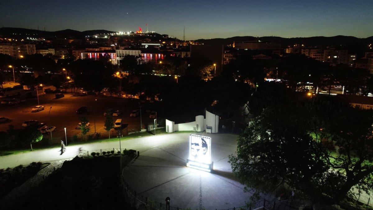 Balıkesir parkına Atatürk silüeti yapıldı