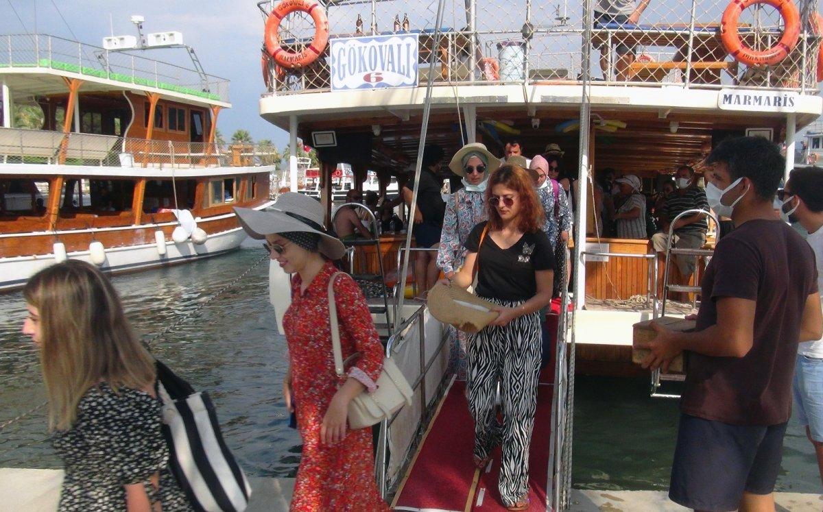 Muğla'da tur tekneleri doldu taştı