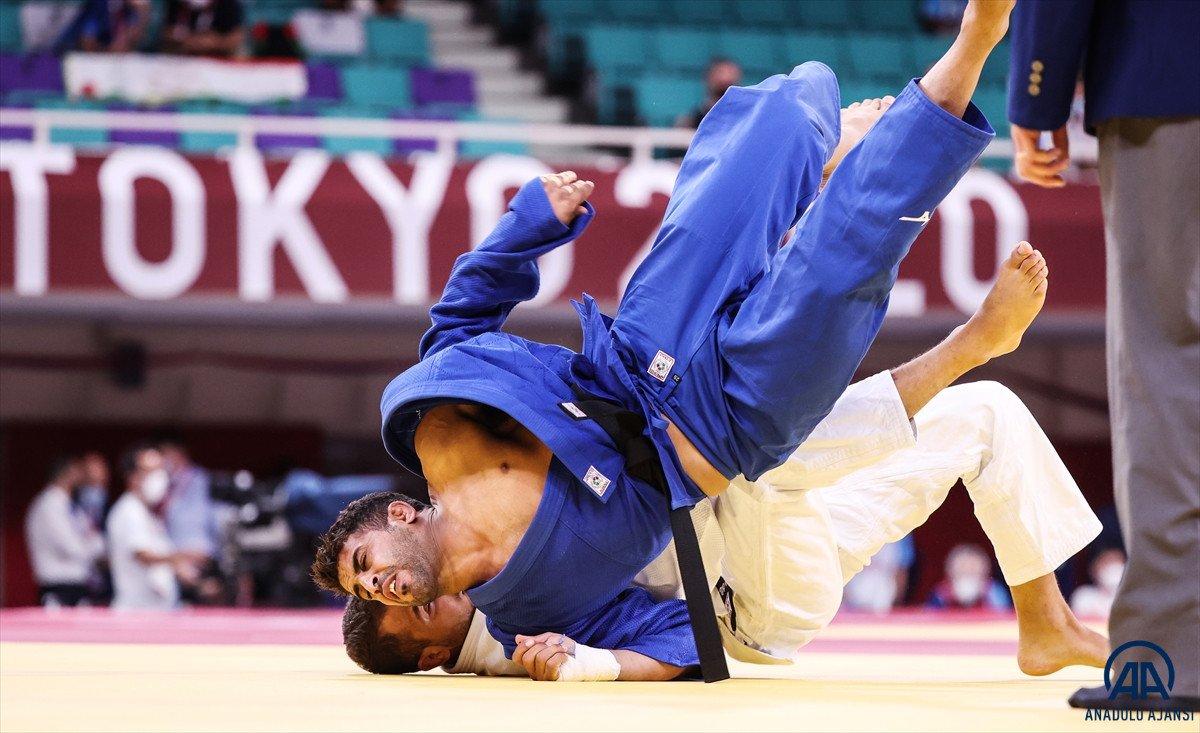 Bilal Çiloğlu Tokyo'da ippon ile son 16'ya kaldı