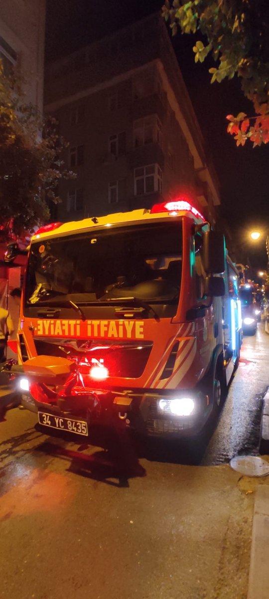 İstanbul'da elektronik cihaz satan dükkan yandı