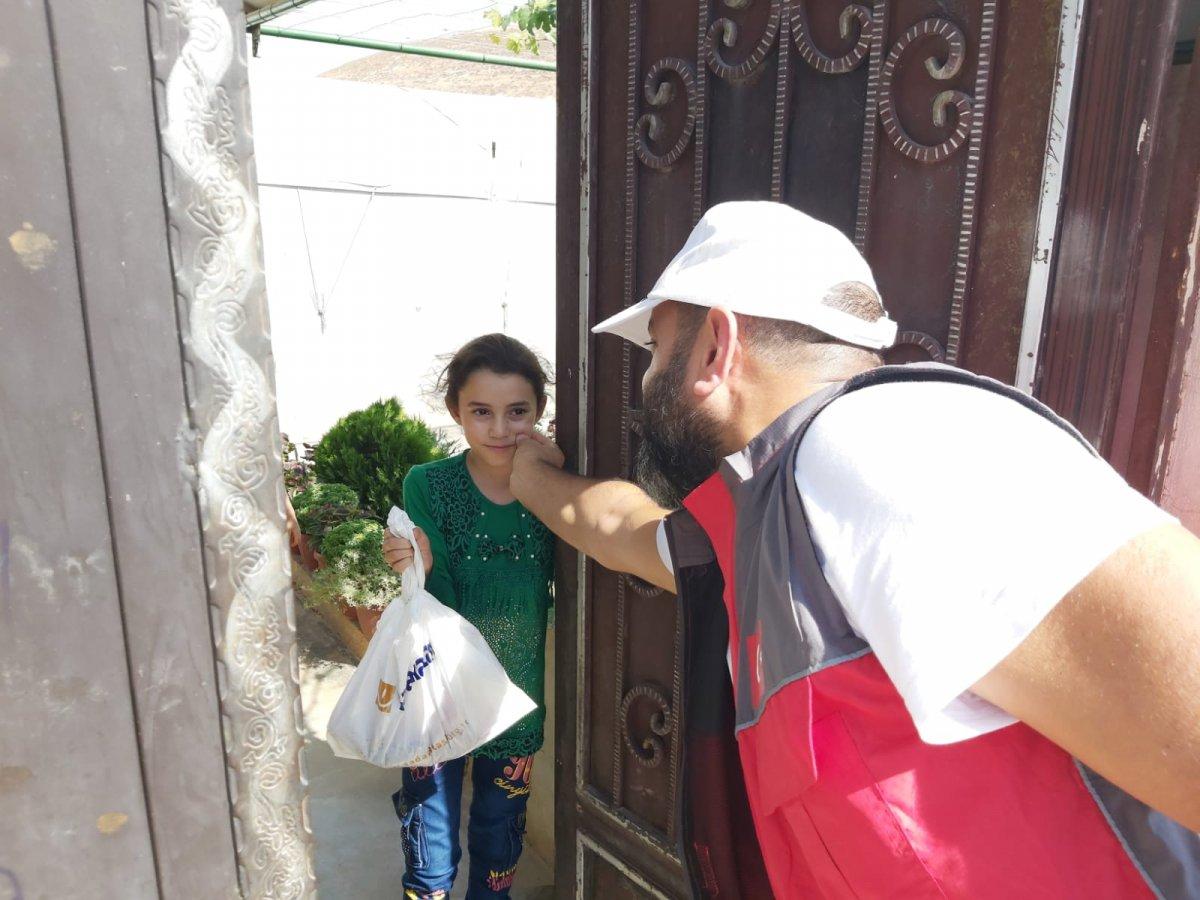 Sadakataşı bayram sevincini 33 ülkede yaşattı
