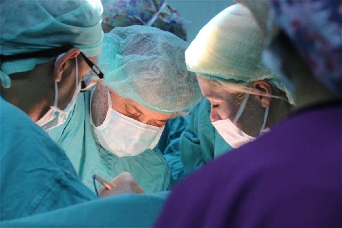 Akdeniz Üniversitesi'nde Türkiye'nin ikinci rahim nakli başladı