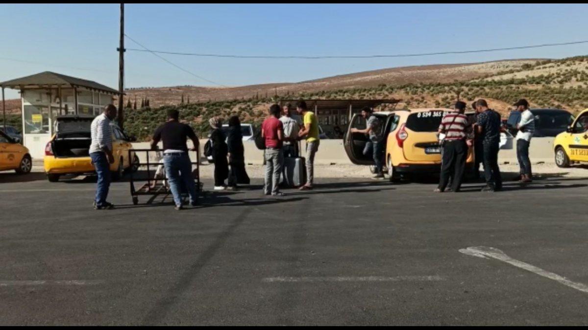 Bayram sonrası Suriyeliler, sınır kapılarından Türkiye'ye dönüyor