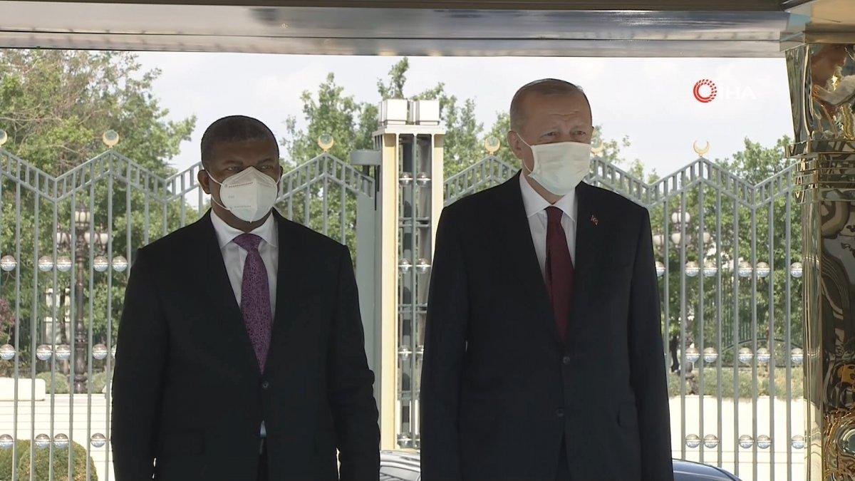 Cumhurbaşkanı Erdoğan, Angola Cumhurbaşkanı Lourenço'yu resmi törenle karşıladı
