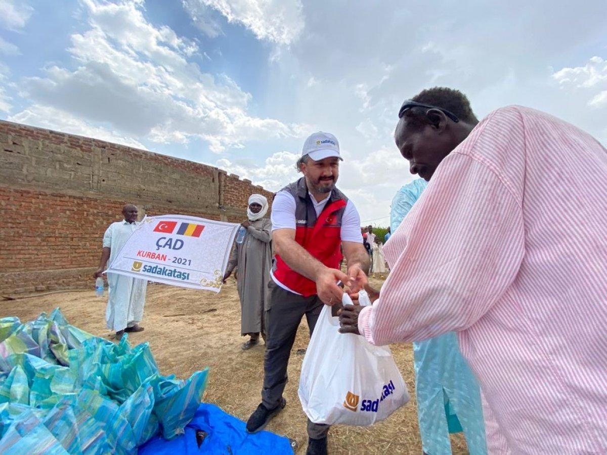 Sadakataşı bayram sevincini 33 ülkede yaşattı