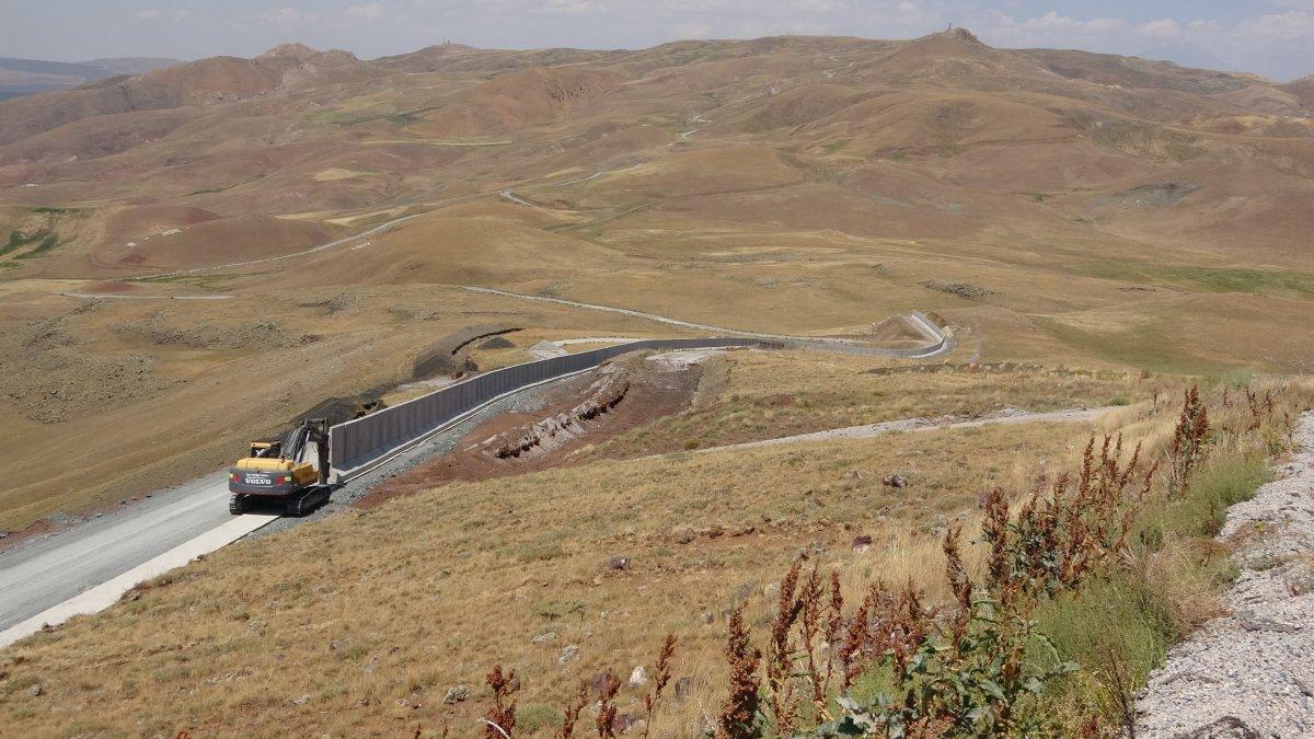 Van’da sınır güvenliği için duvar inşa ediliyor