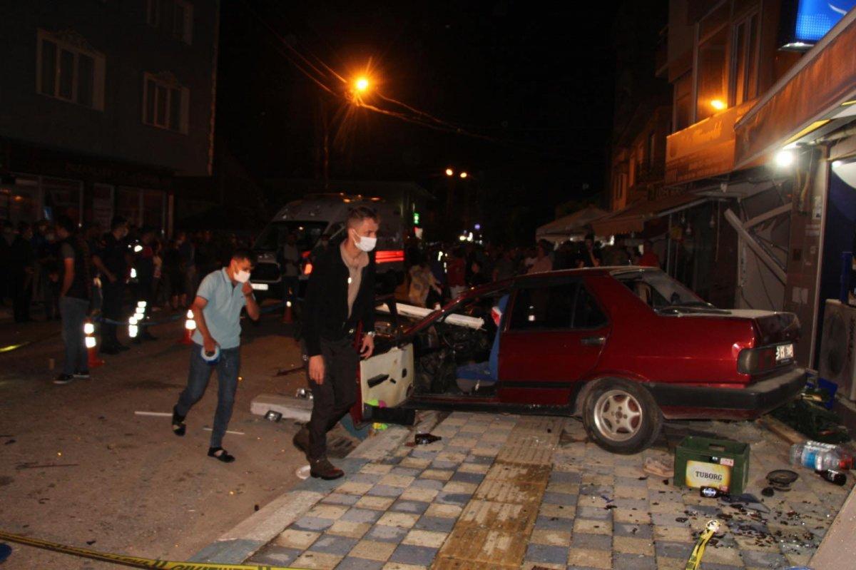 Bilecik'te alkollü sürücü otomobili ile yayalara çarptı: 1 ölü 5 yaralı