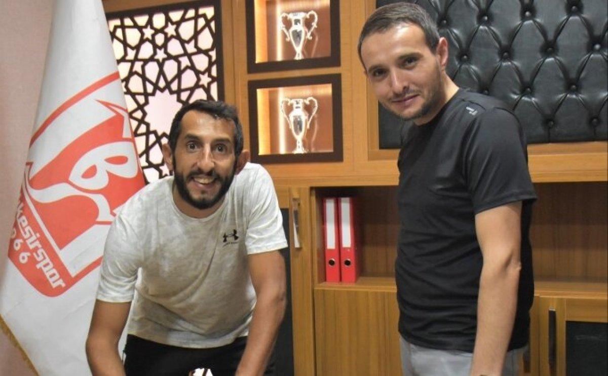 Balıkesirspor'da Sedat Dursun ve Cumali Bişi sözleşme yeniledi