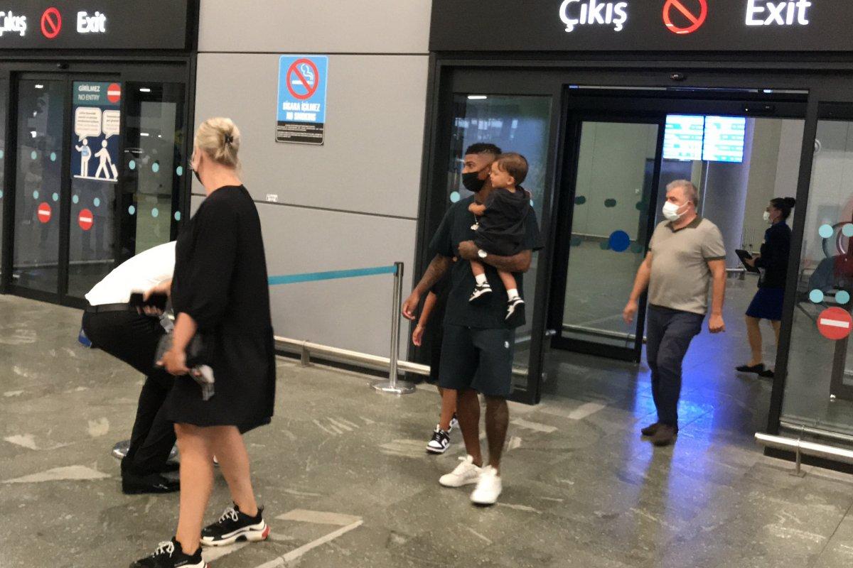 Van Aanholt: Sahaya çıkacağım ilk günü sabırsızlıkla bekliyorum