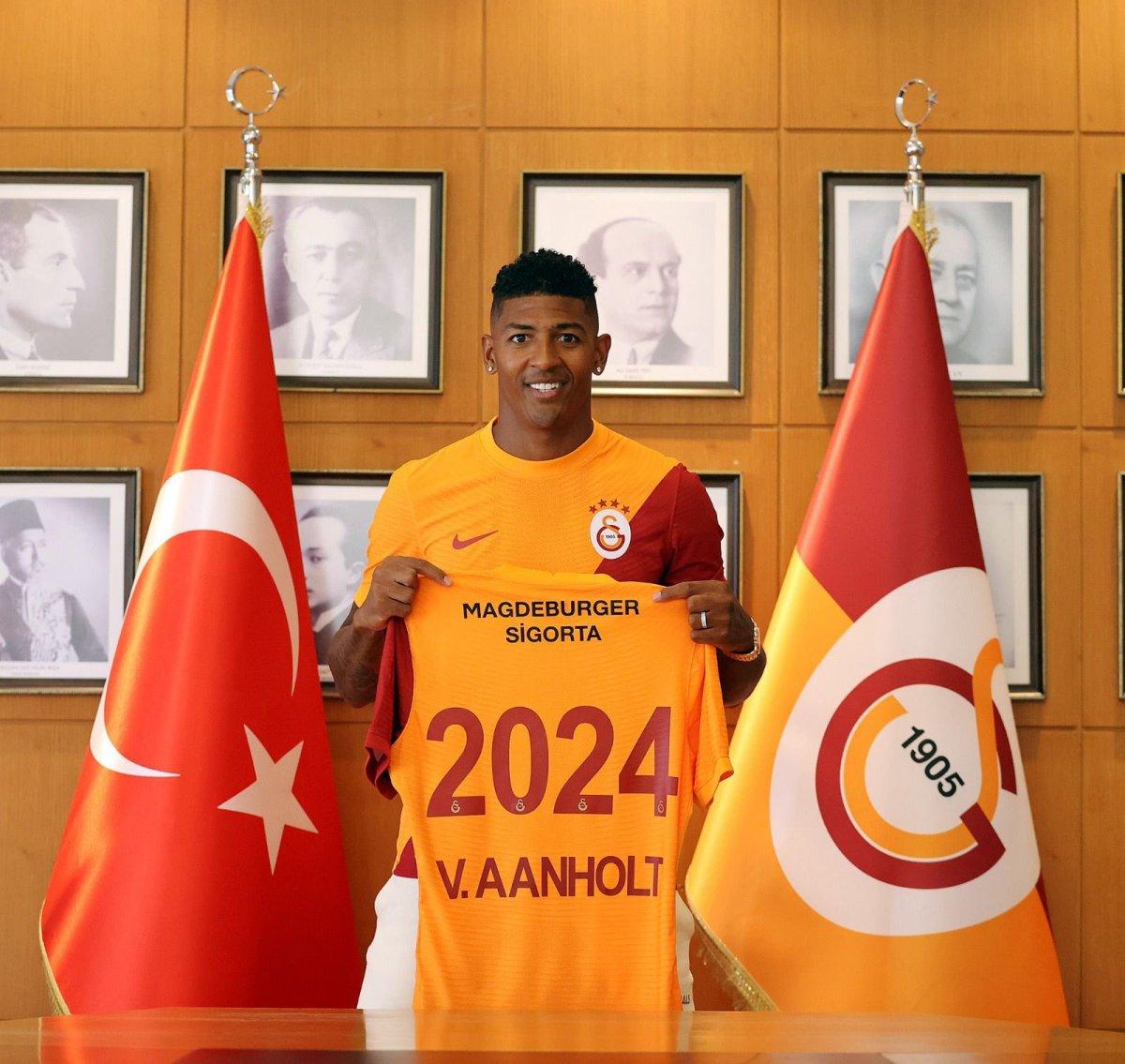Aanholt 3 yıllığına Galatasaray'da