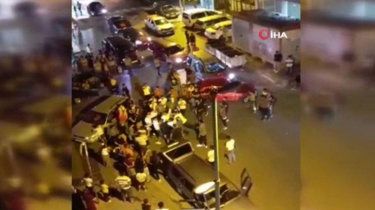 Esenyurt'ta asker eğlencesinde halay çekip havaya ateş ettiler