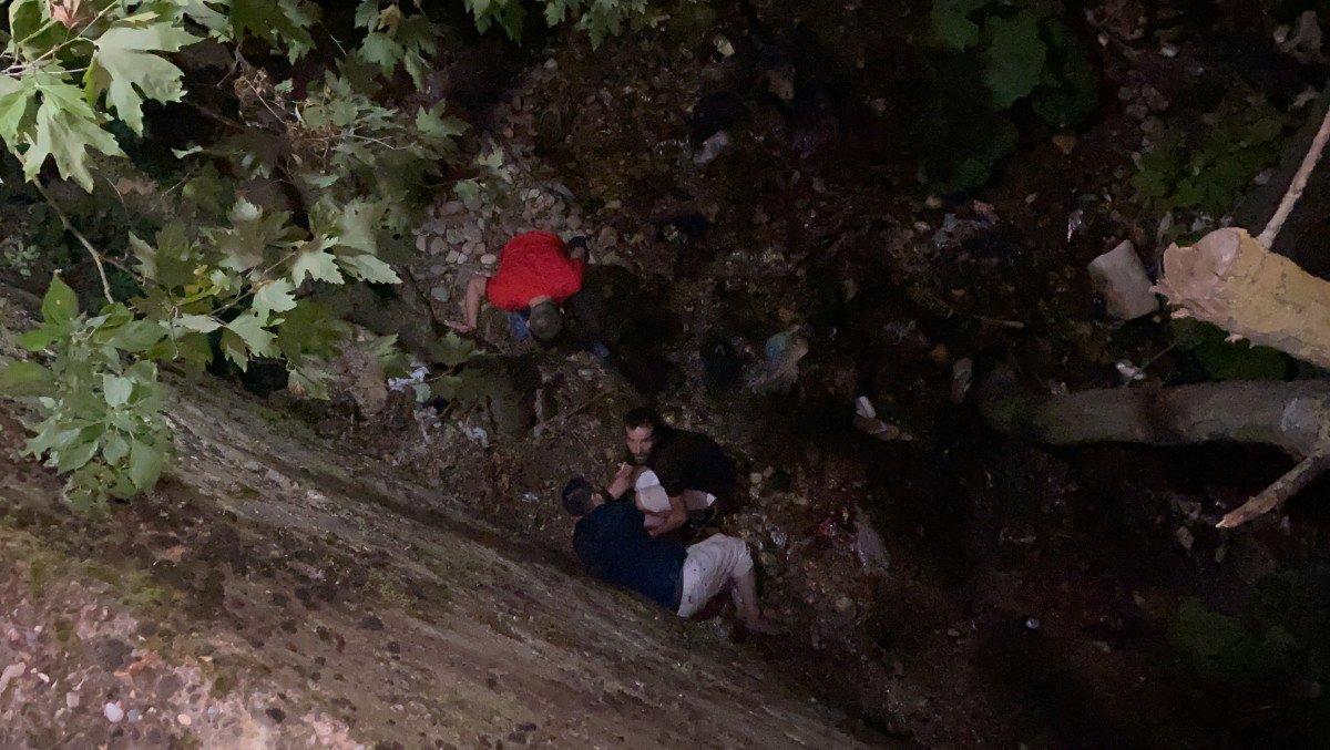 Bursa’da alkollü şahıs, 4 metre yüksekten dereye düştü