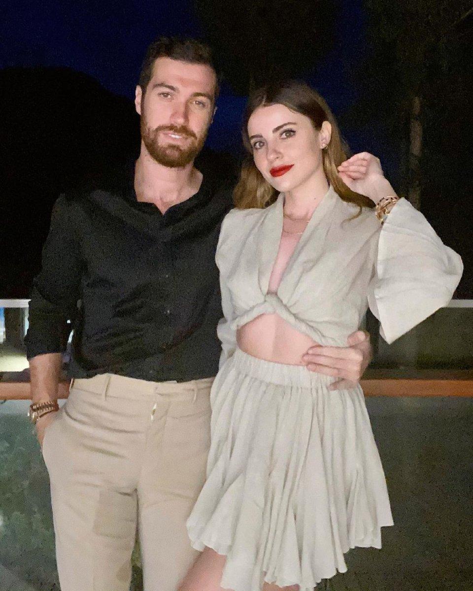 Ezgi Eyüboğlu, Oğulcan Engin'le olan fotoğraflarını sildi