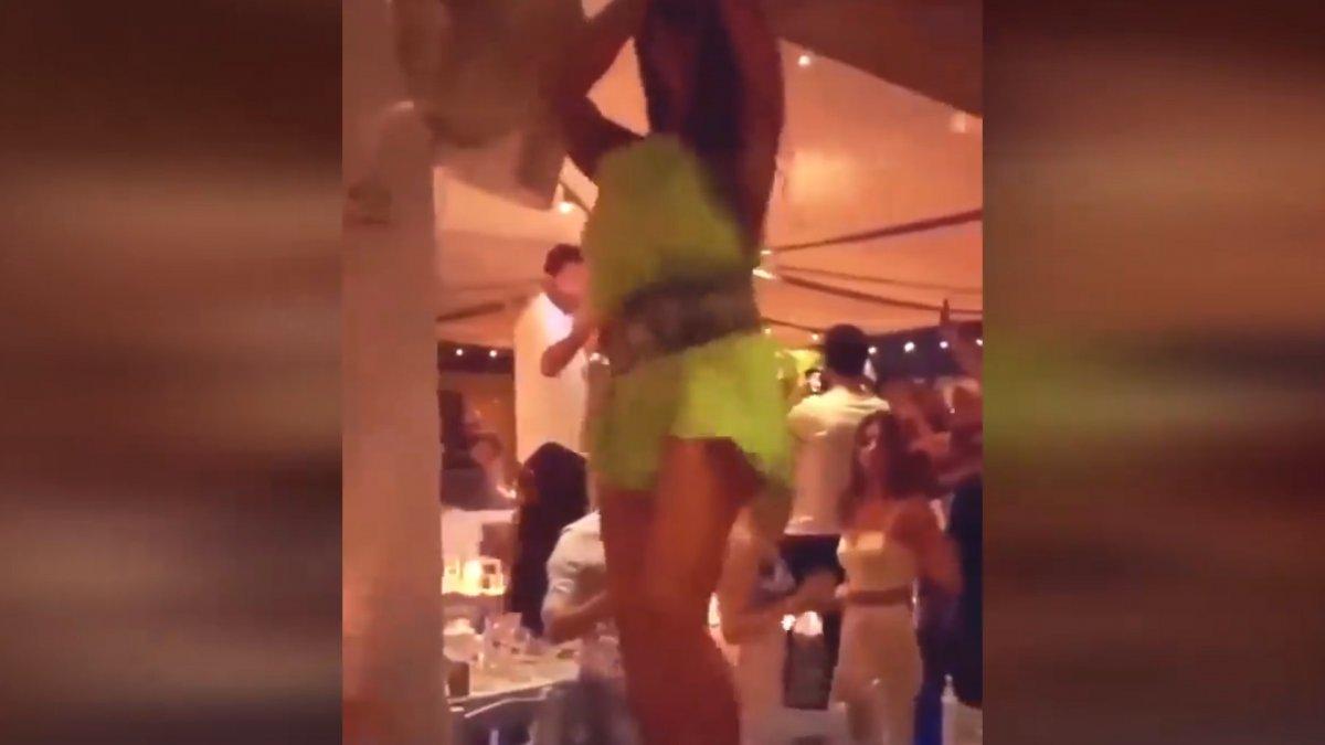 Eda Taşpınar, masaya çıkıp dans etti