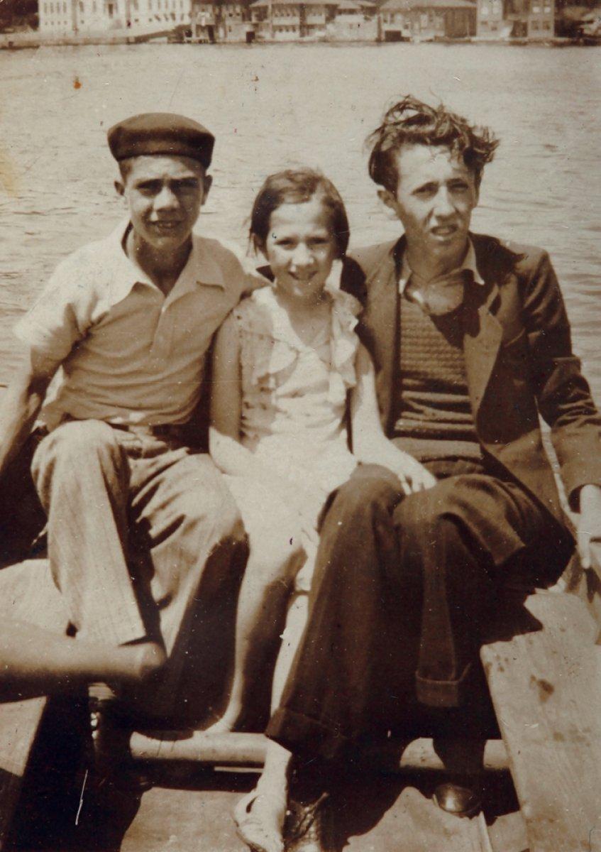 Bir garip şair Orhan Veli portresi