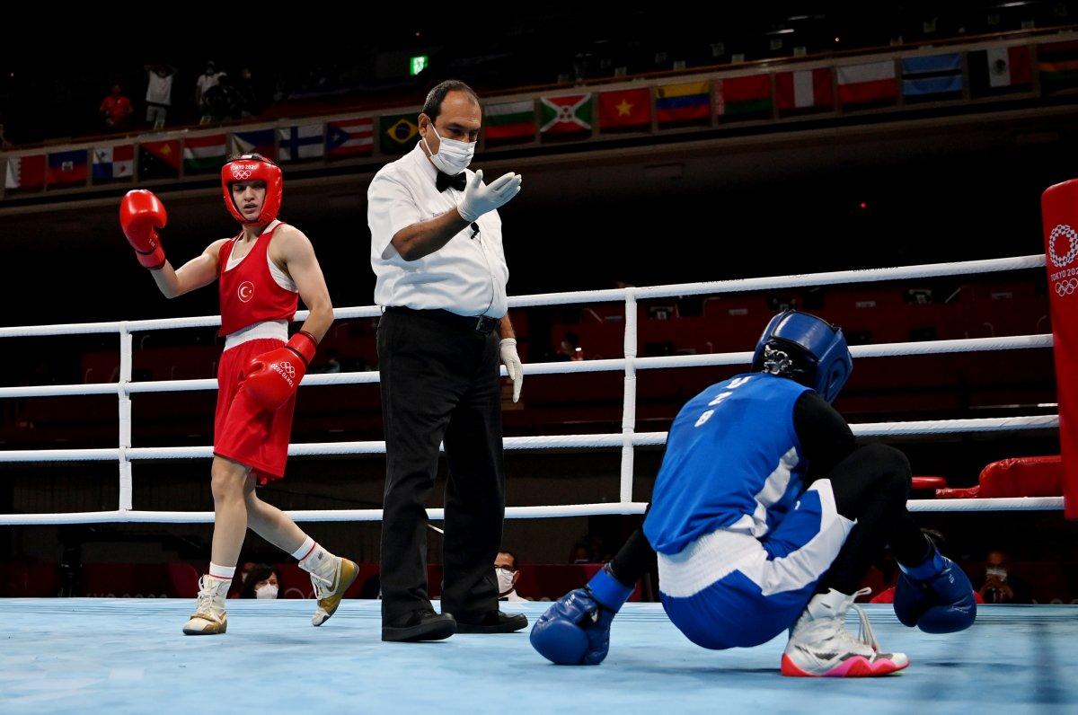 Buse Naz Çakıroğlu çeyrek finalde