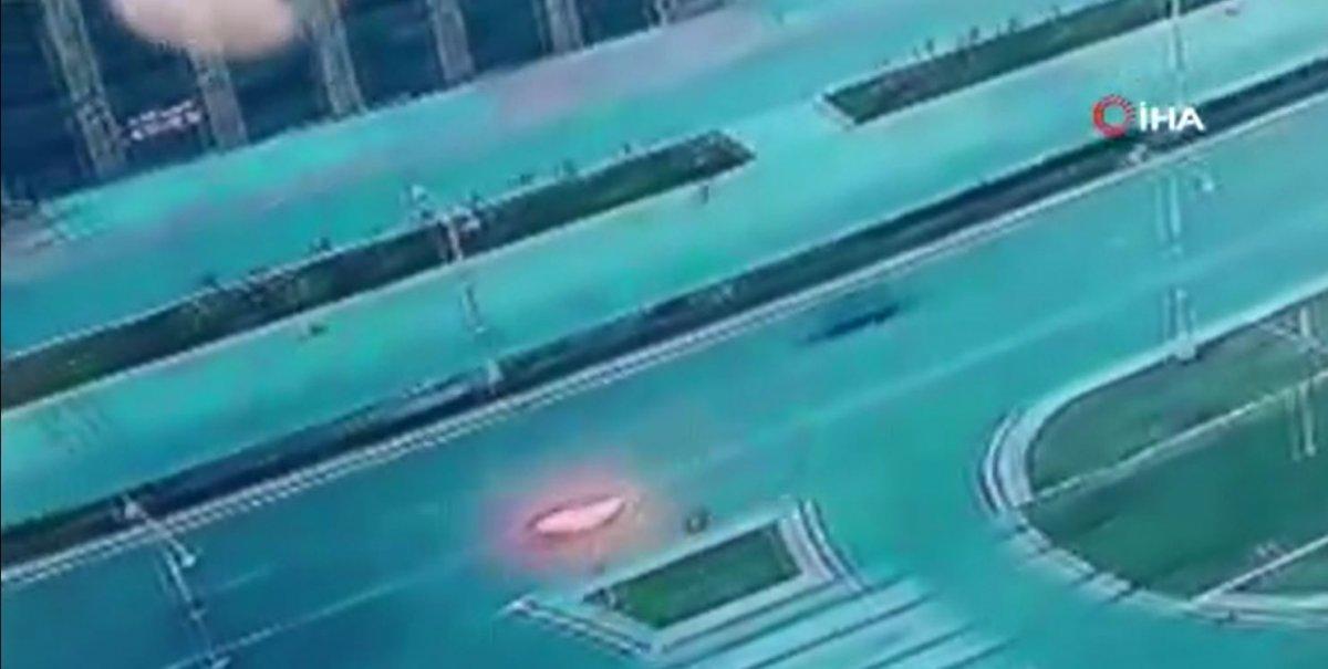 Rusya’da otomobille yarışan motosiklet alev aldı