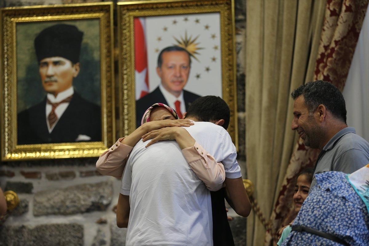 Diyarbakır'da oturma eylemi yapan 3 aile daha evlatlarına kavuştu