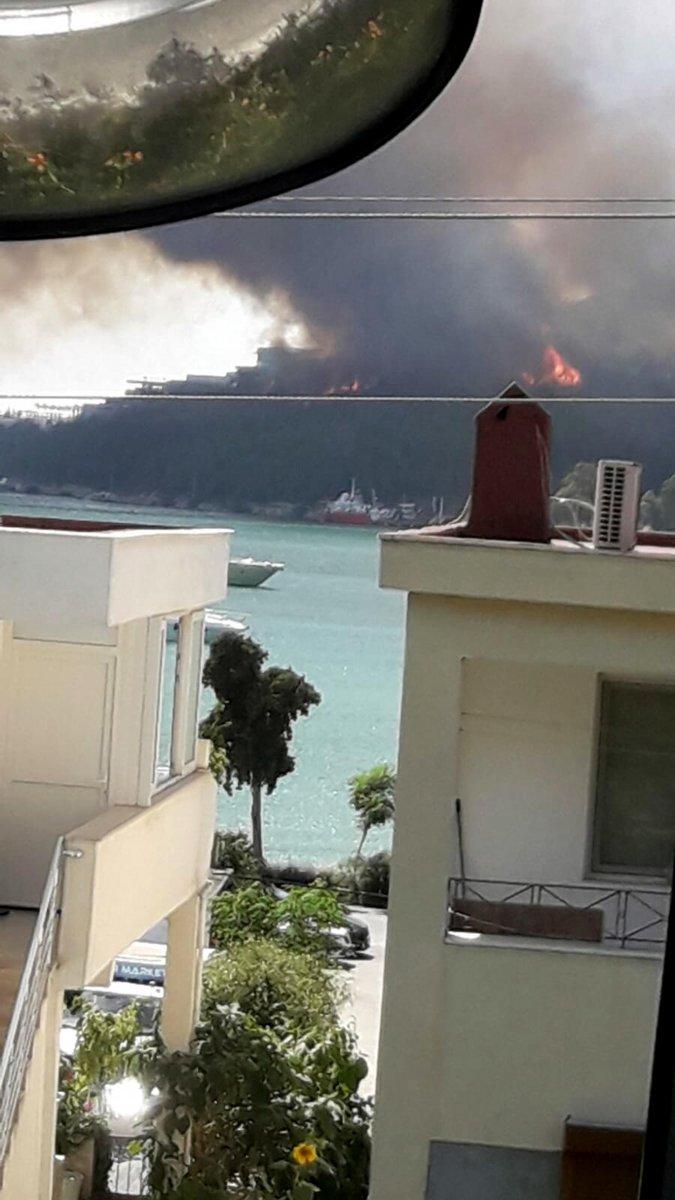 Muğla'daki alevler iki otelin bahçesine kadar geldi