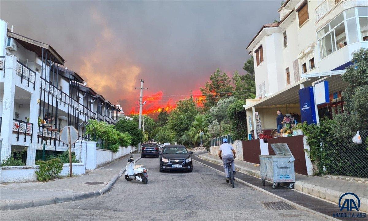 Fahrettin Altun: Yangınlarla ilgili soruşturma başlatıldı