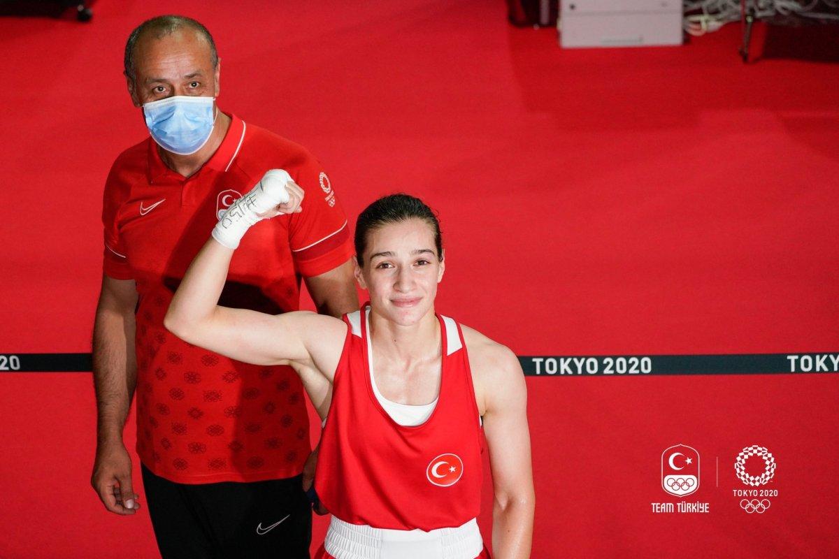 Buse Naz Çakıroğlu çeyrek finalde