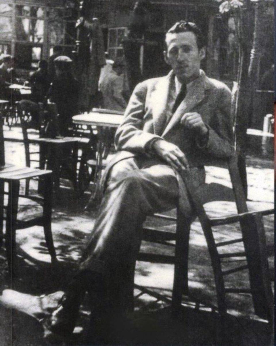 Bir garip şair Orhan Veli portresi