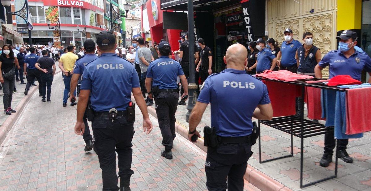 Tokat’ta sahte marka operasyonunda esnafla polis arasında arbede