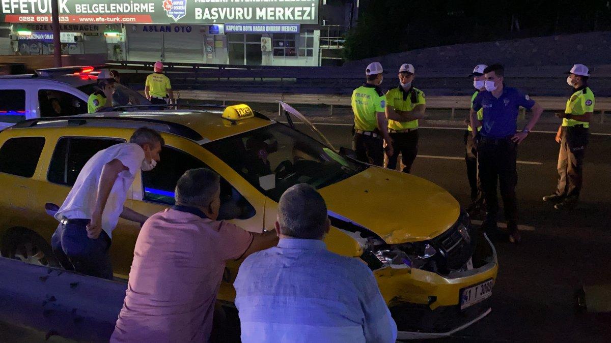 Kocaeli'de takla atan taksi sürücüsü yaralandı