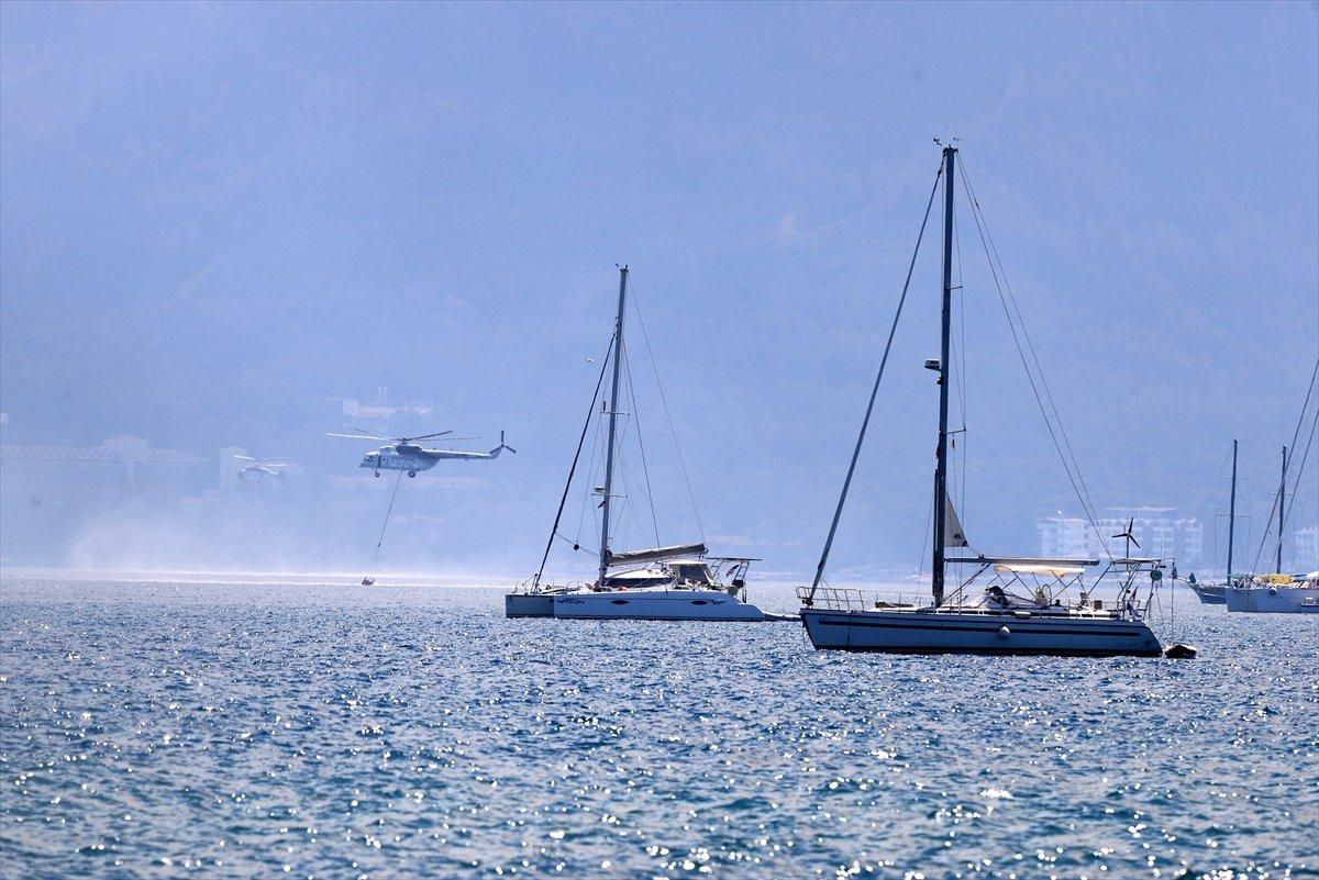 Marmaris'teki yangın kontrol altına alınmaya çalışılıyor