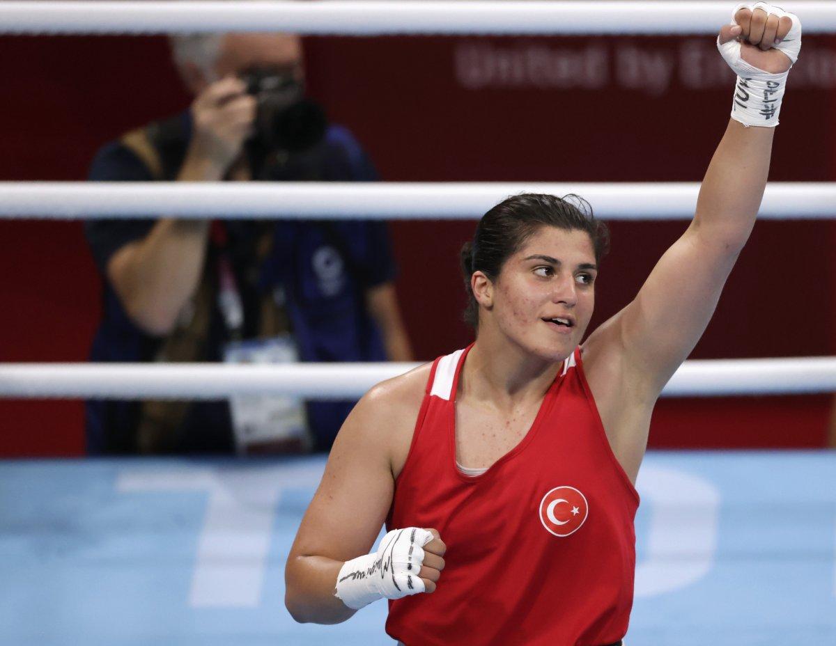 Busenaz Sürmeneli, Tokyo'da yarı finale yükseldi