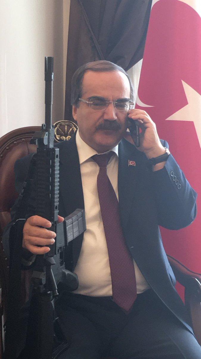 Hüseyin Avni Coş hayatını kaybetti