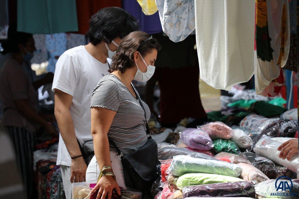 Edirne’de halk pazarında Bulgar turist yoğunluğu