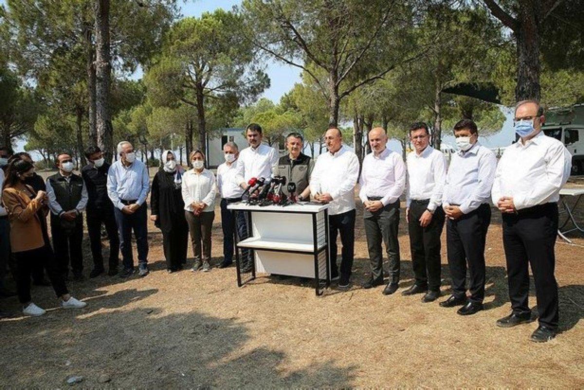 Adil Karaismailoğlu: Orman yangınlarında ulaştırma ve haberleşme açısından sıkıntı yok