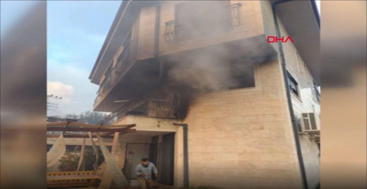 Antalya’da dumandan etkilenen Alman vatandaşını işçiler kurtardı